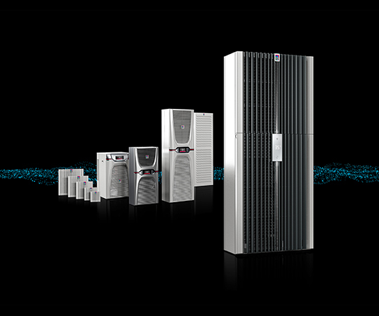 Produktdarstellung auf dunklem Grund zu e+ Schaltschrankkühlung von Rittal