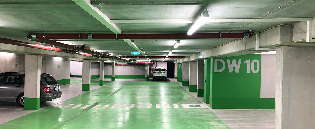 Tiefgarage ausgestattet mit der Leuchte KATLA von Lichttechnik Pracht