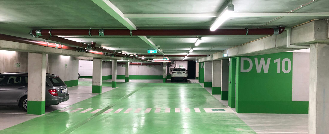 Anwendungsbild der Leuchte Katla BL von Pracht in einer Tiefgarage