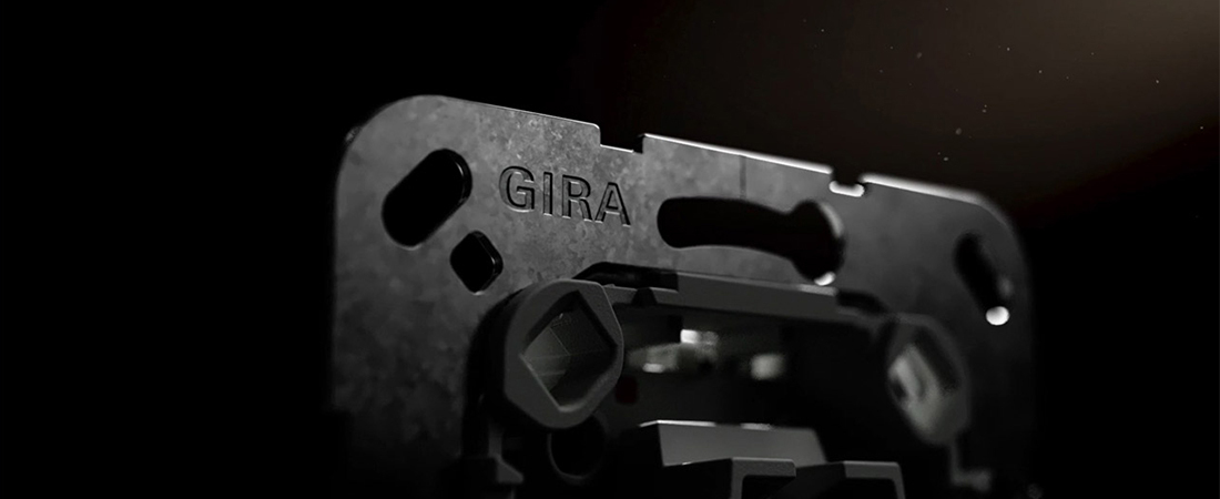 schwarzes Moodbild mit neuer Schaltgeneration Gira